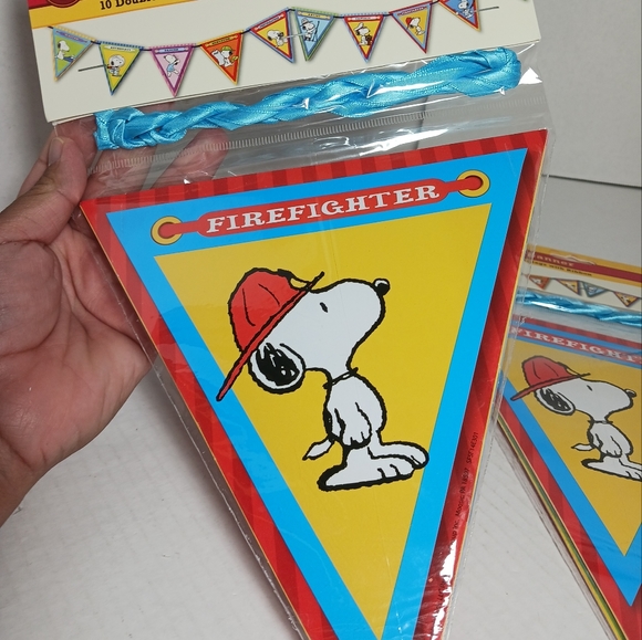 Peanuts Pennant Banner Double Sided Flags w Ribbons 10 Pack You Can Be Anything - Picture 7 of 7